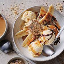 CARAMELIZE BANANA WITH CHOCOLATE SAUCE